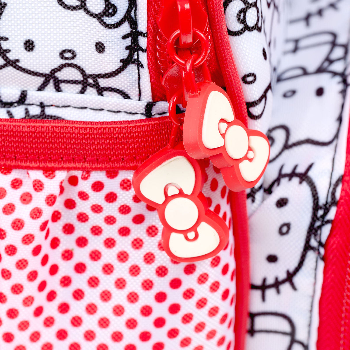 hello-kitty-classic-backpack-cooler-e2 00027925-Z.jpg