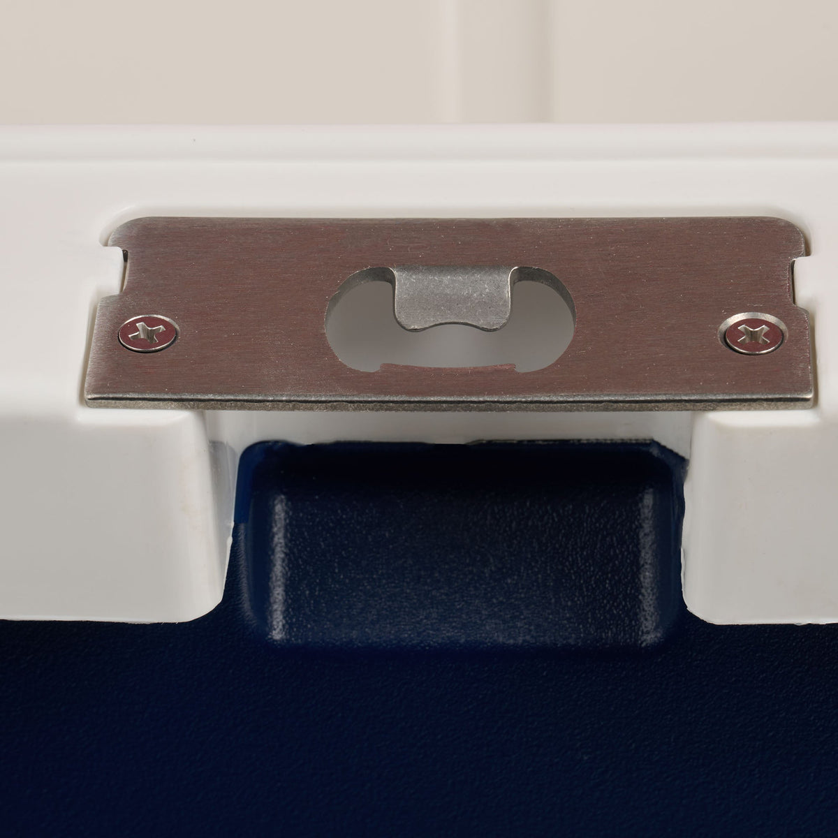 trailmate-25-qt-cooler-m8 00033130-BO.jpg