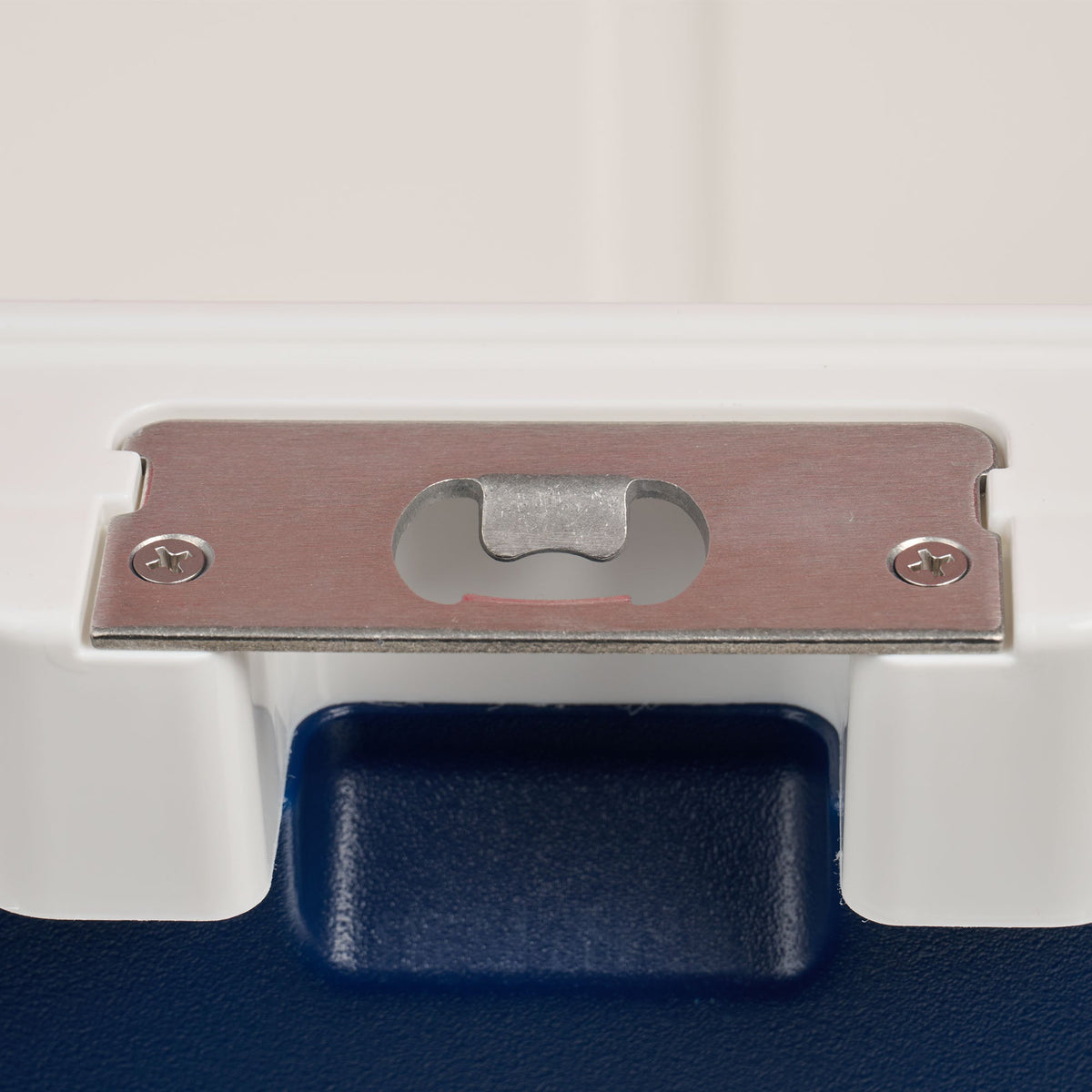 trailmate-50-qt-cooler-u0 00050859-BO.jpg