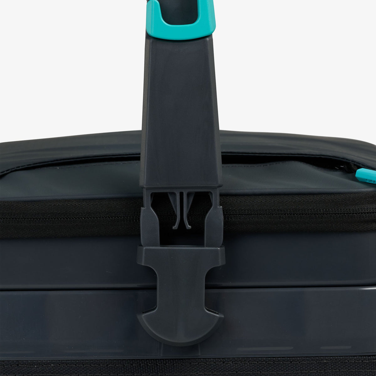rival-18-can-hybrid-cooler-q0 00064361-HK1.jpg