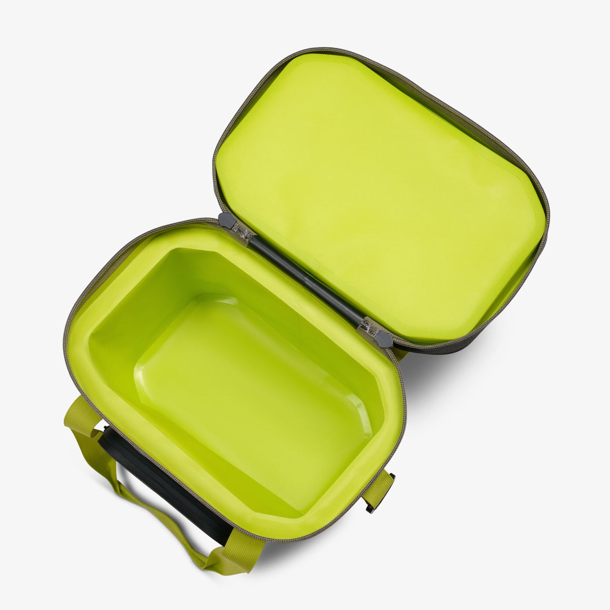 trailmate-18-can-cooler-bag-v2 00066772-O2.jpg